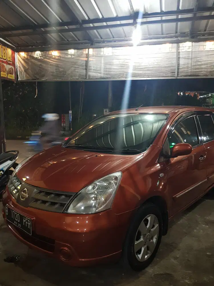 Nissan Grand livina 2010 Bensin