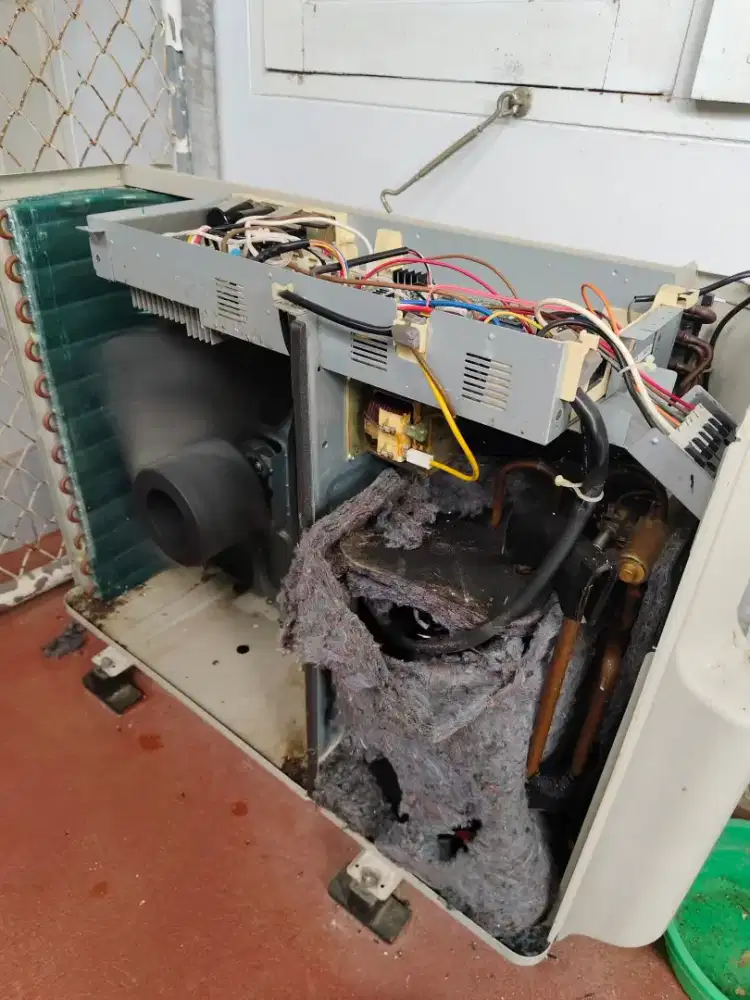 SERVICE AC PERBAIKAN DAN MAINTENANCE