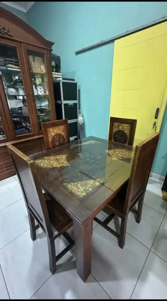 Meja makan kayu jati