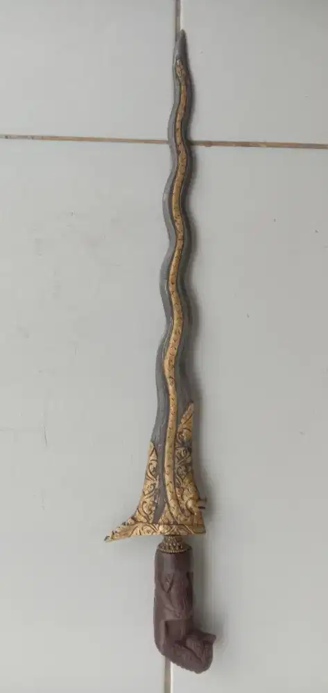 Keris Tinatah Naga