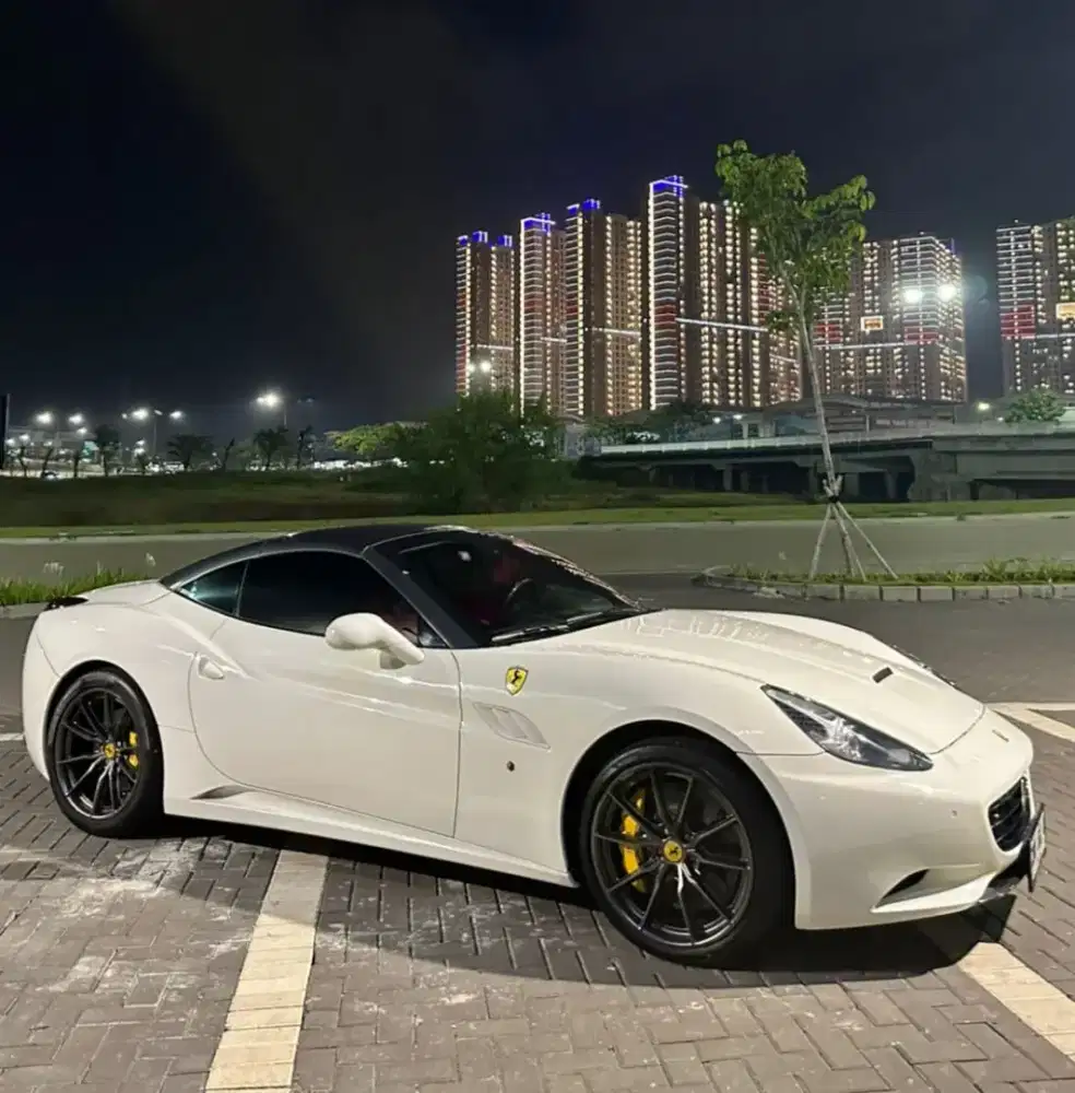 MURAH. FERRARI CALIFORNIA HS30 2014 Bicolor t 2013 gallardo boxster