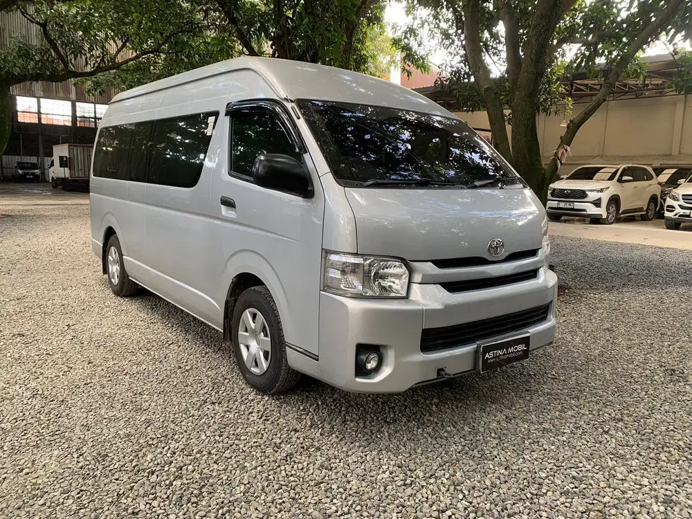 TOYOTA HIACE 2.5 COMMUTER  2019 PEMAKAIAN PRIBADI