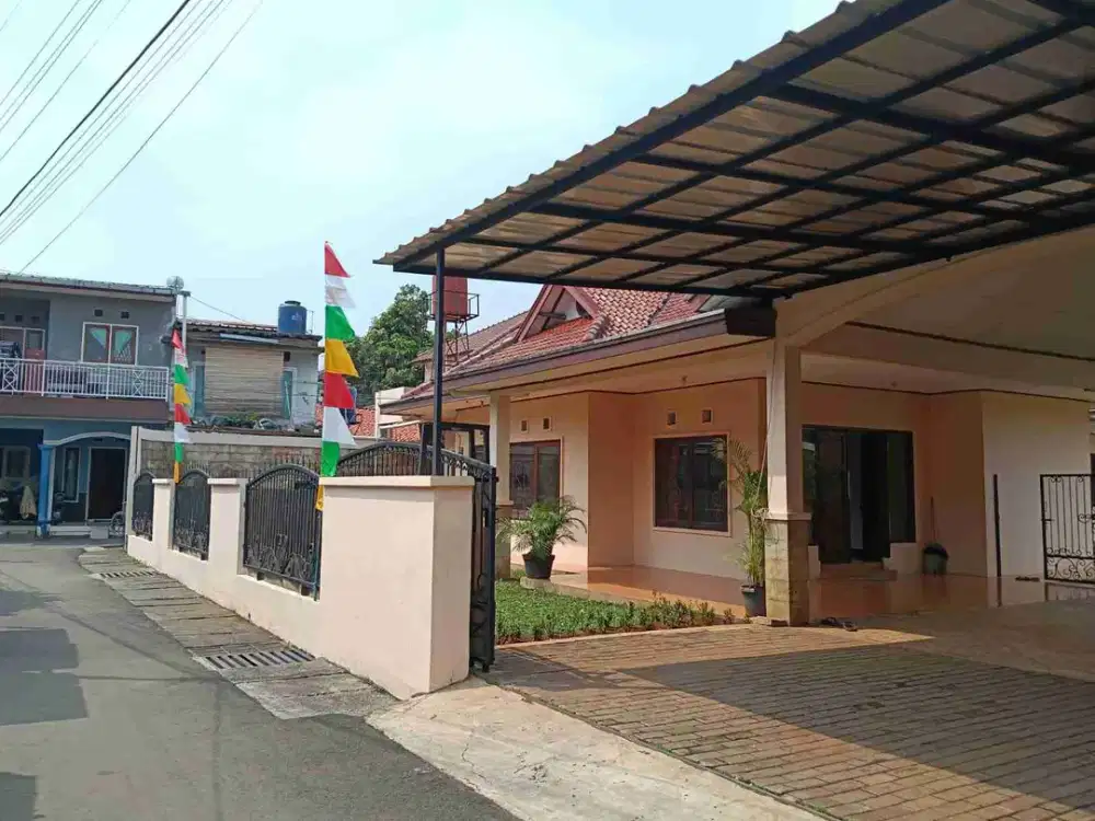 Rumah murah jual.cepat halaman luas dekat akses ke tol dan mrt