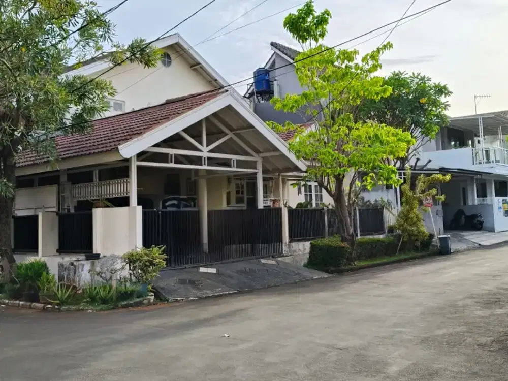 Dijual cepat rumah hook di wilayah yang asri dan tenang. Properti 1 lantai bergaya minimalis ini berada di lingkungan strategis.  Kategorinya adalah s