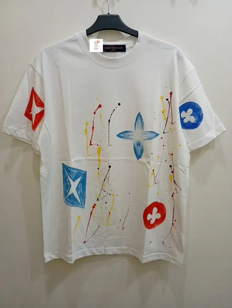 LOUIS VUITTON KAOS PUTIH MOTIF LUKISAN