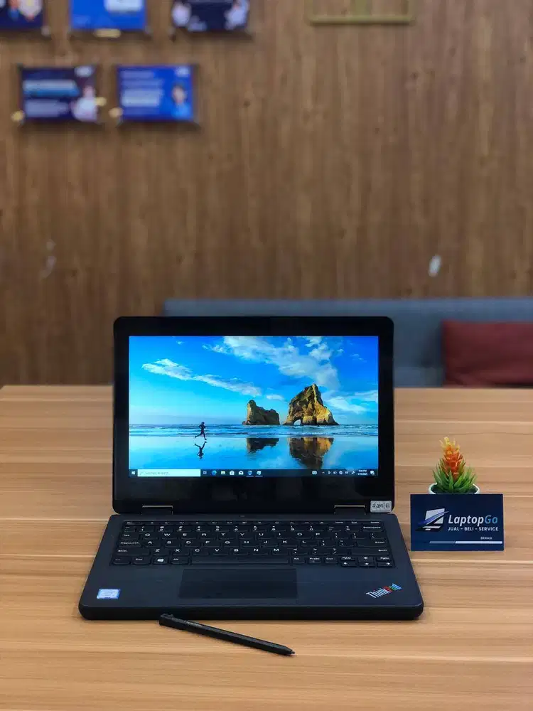 LENOVO YOGA CORE I5 RAM 8/256GB INTEL UHD GRAPHIC 615 SECOND BEKAS