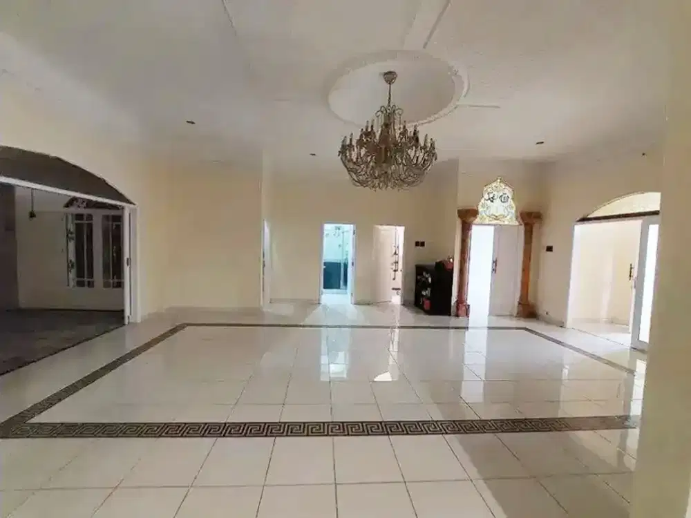 Dijual Rumah Halaman Luas Daerah Kebayoran Lama