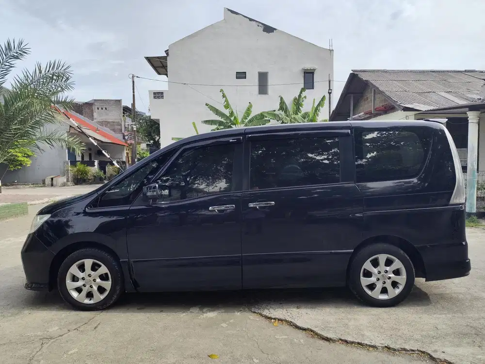 Nissan Serena 2013 Bensin
