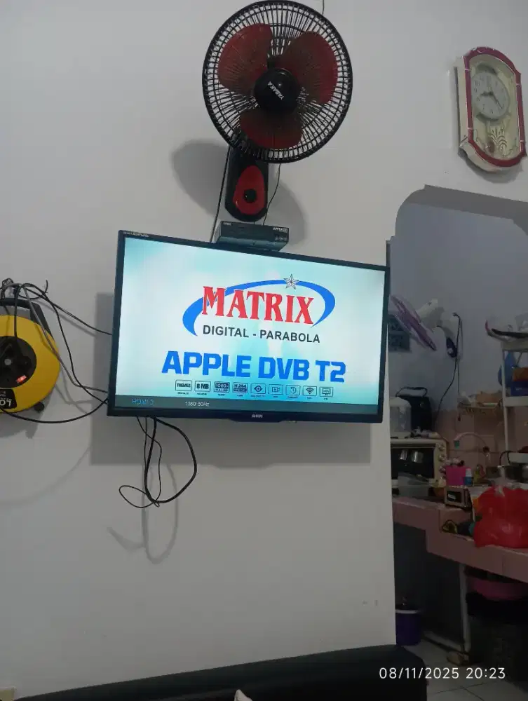 SmartTV Merk Akira 32 inch second