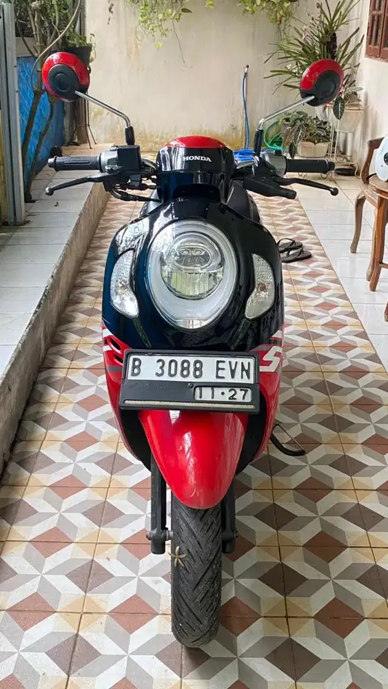 Scoopy sporty red 2022