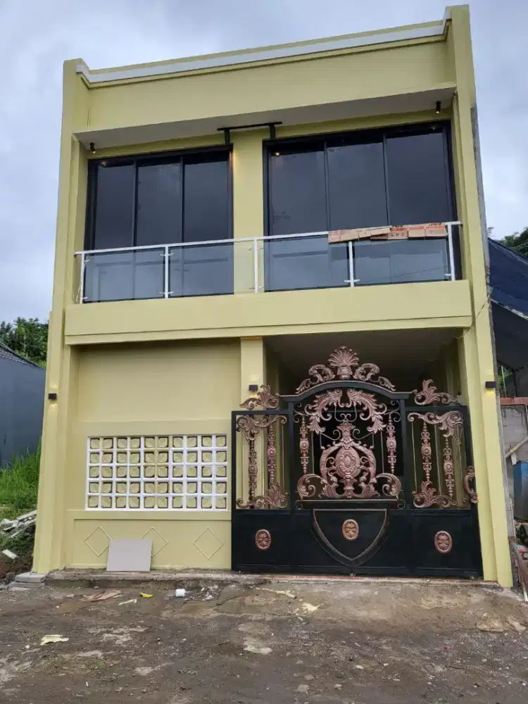Rumah 2 lantai baru
