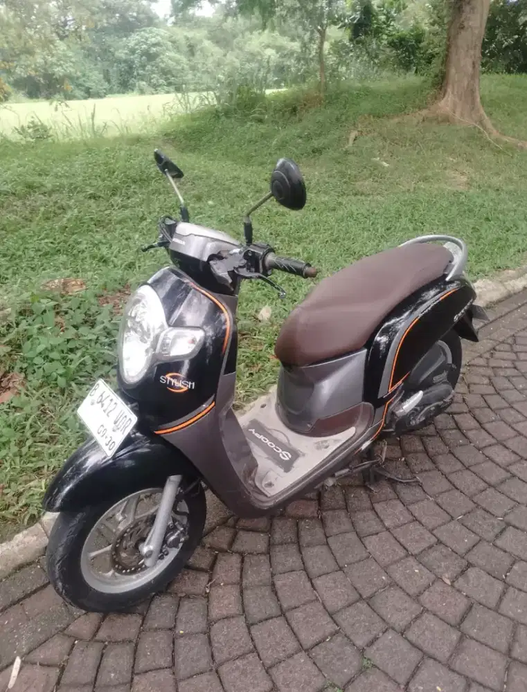 Scoopy Old  Stylish Hitam Abu