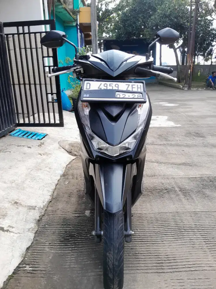 Honda Beat Deluxe Hitam 2023