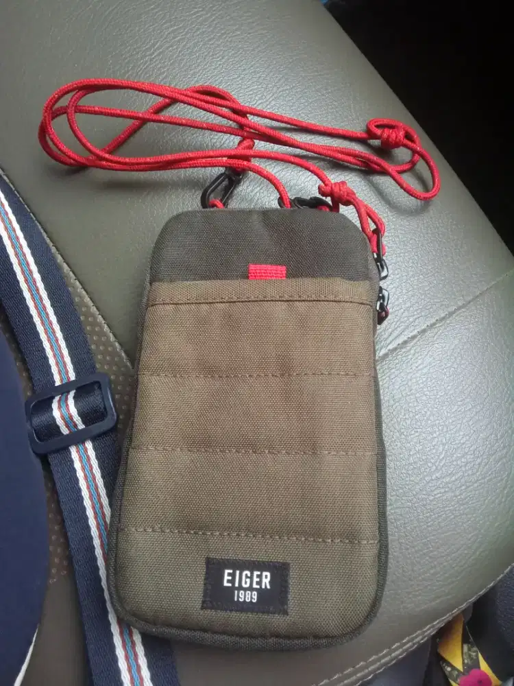 Tas hp Eiger olive scawby vertical phone cas ORIGINAL