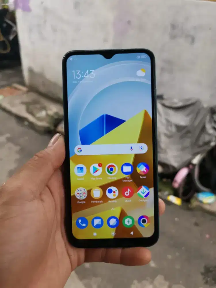 Poco M5 4+2/128gb