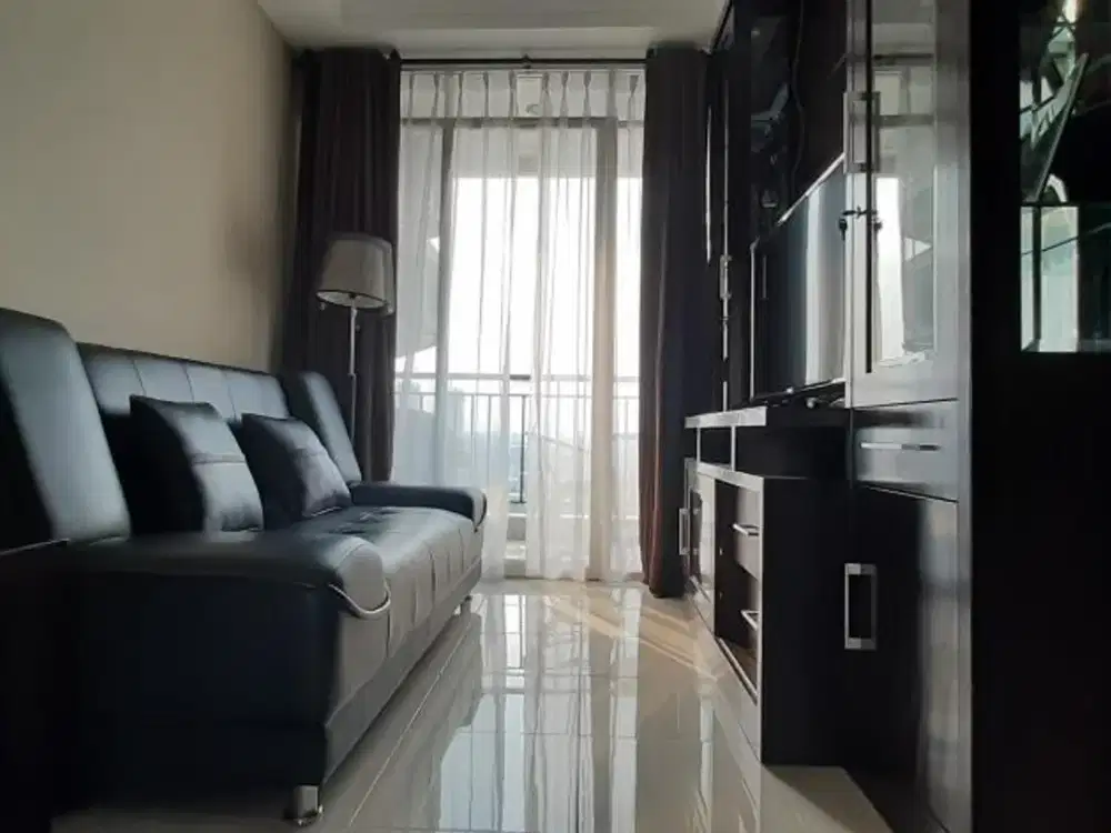 Dijual 2BR Gardenia Boulevard Lantai Sedang View Pool