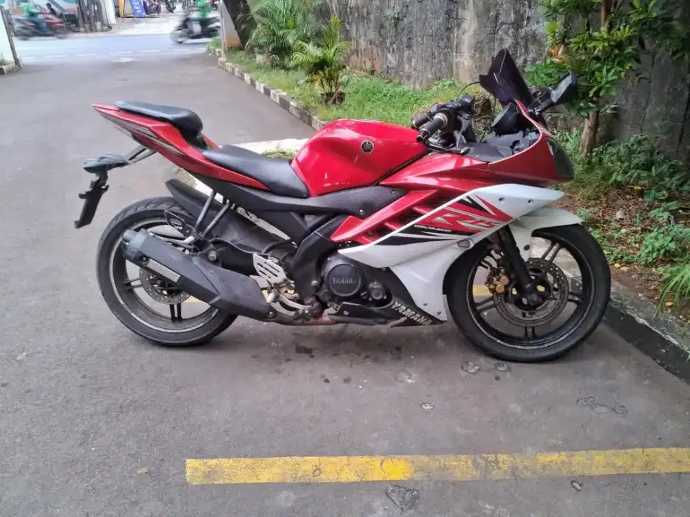 Yamaha R15 V2 2015 Lengkap Stnk Bpkb