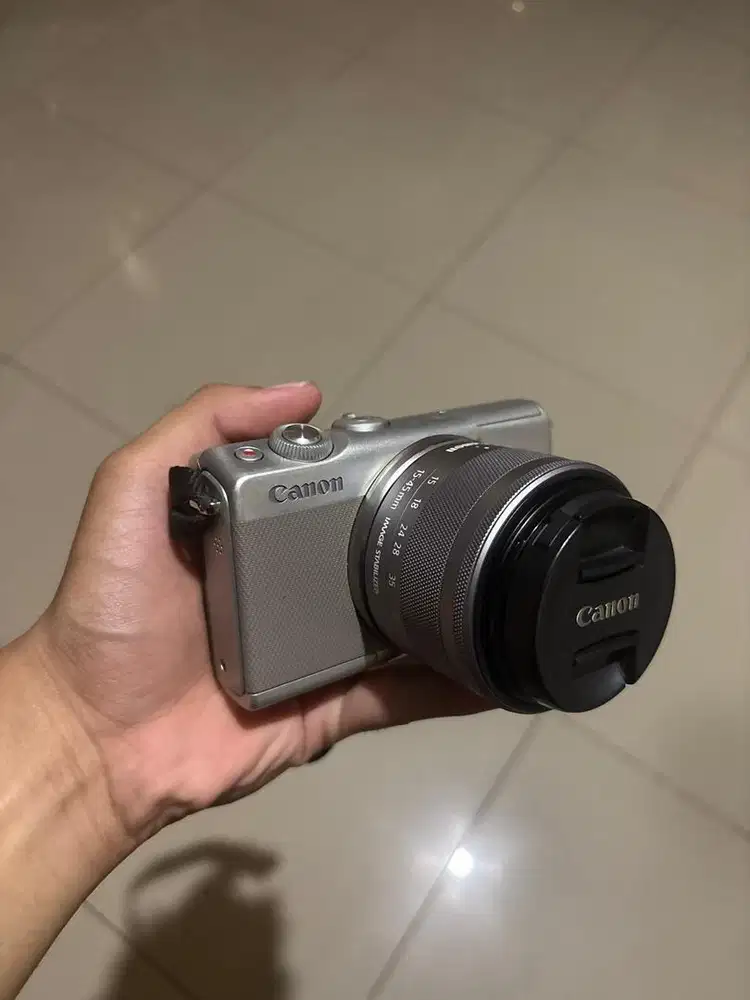 KAMERA CANON M100