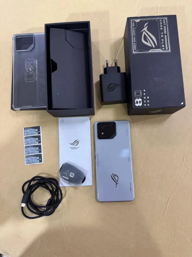 Asus Rog Phone 8 12/256GB Snapdragon 8 Gen 3 Garansi Resmi Fullset