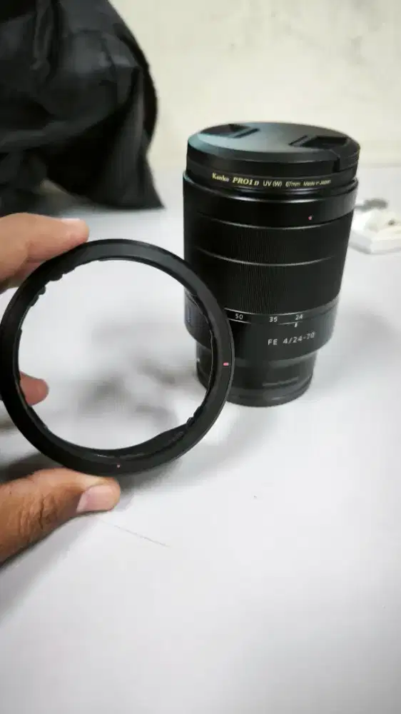 Lensa Sony FE 24-70 Zeiss