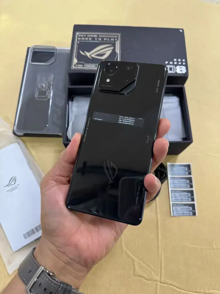 Asus Rog Phone 8 12/256GB Fullset Resmi Black