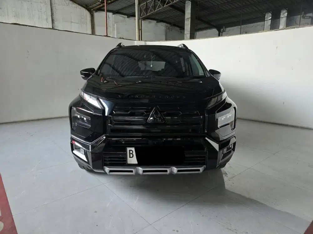 Km 23rban Mitsubishi Xpander Cross Premium AT ( Matic ) 2022/23 Hitam