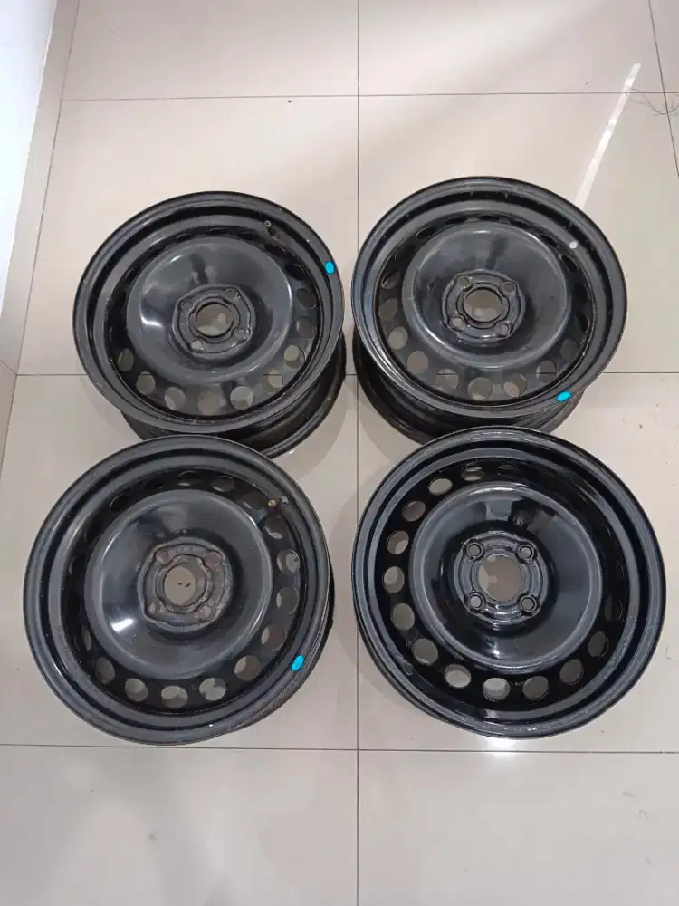 Velg Kaleng Chevrolet Spin R15