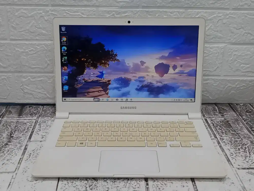 Jual cepat laptop samsung ram 4 gb ssd 128 gb