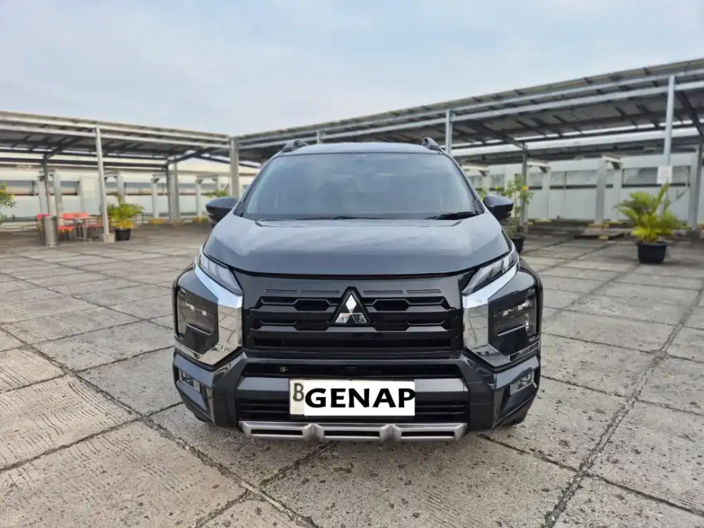 (Km 19 rb) DP 25jt Xpander Cross Premium Package AT 2023 Tgn1 Grezz