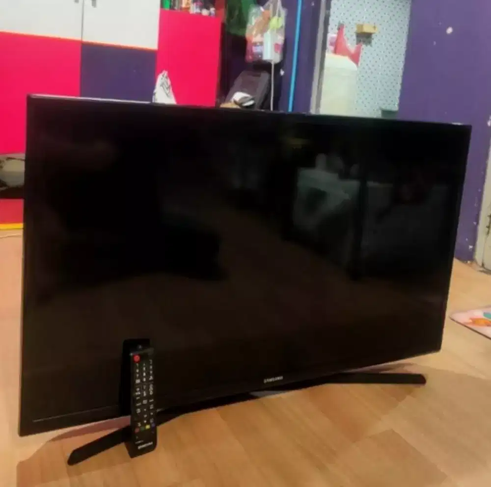 TV LED 40 Panasonic Super Slim FHD Usb Movie Pc Hdmix2 (No-Minus)