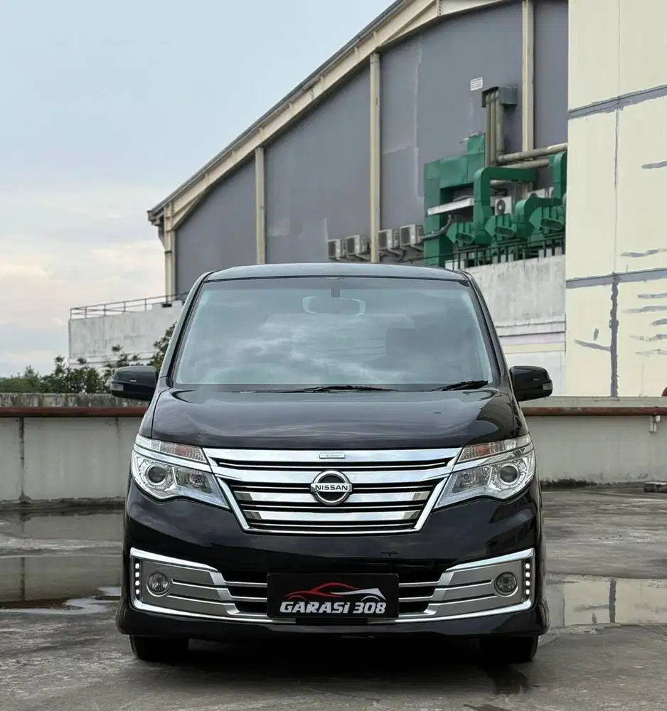 Nissqn Serena C26 HWS Panoramic