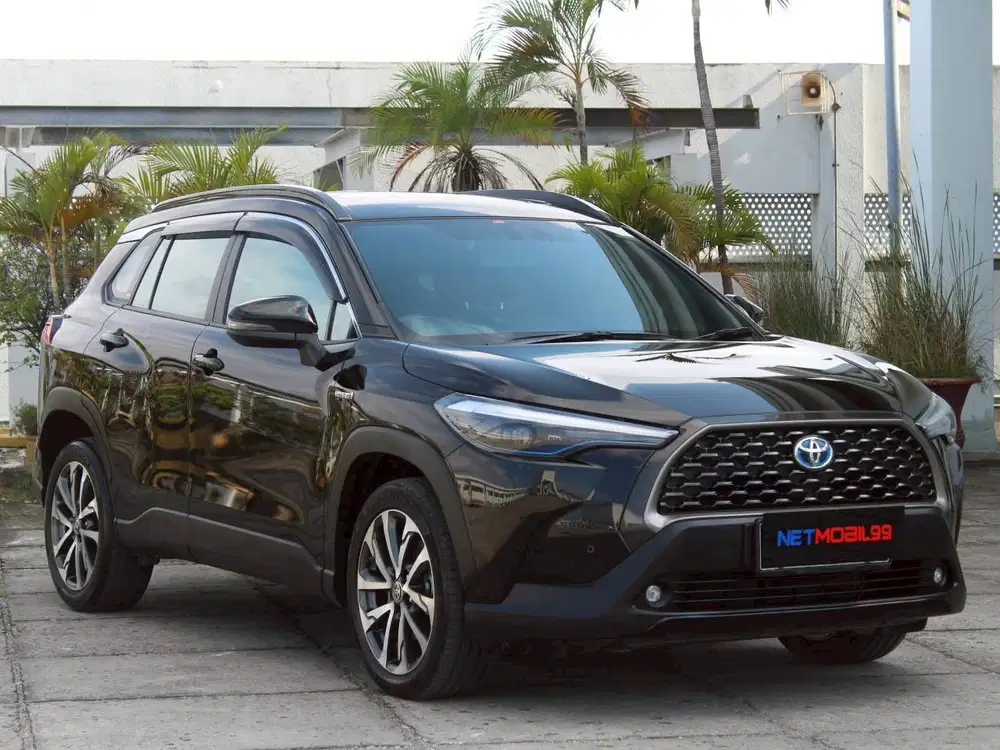 TOYOTA COROLA 1.8 CROSS HYBRID 2021 - HITAM