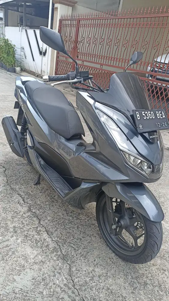 Honda PCX 160 CBS tahun 2021.( Pajak baru 12-2026 ).