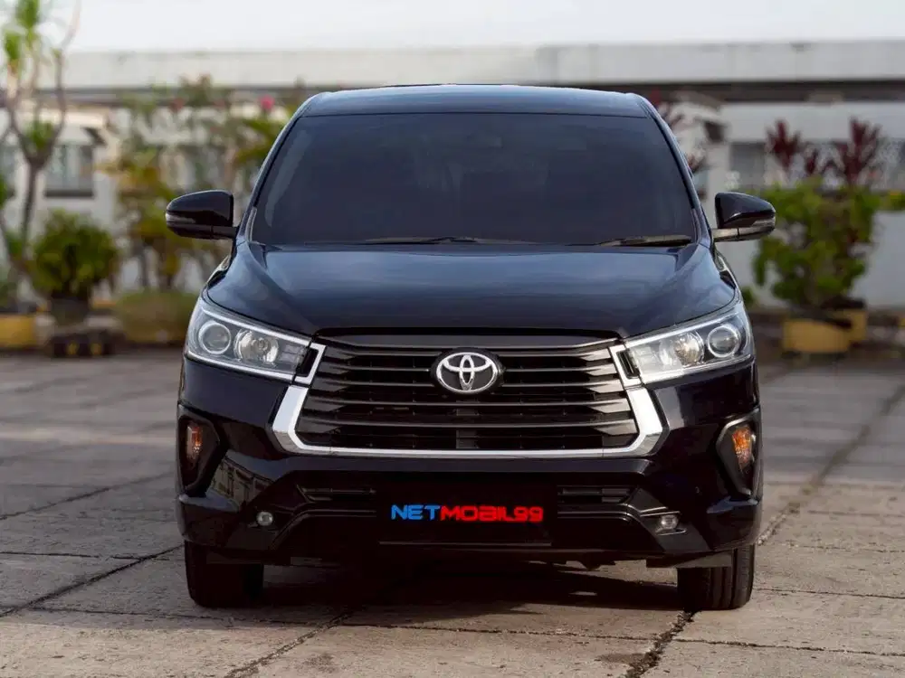 TOYOTA INNOVA 2.4 V AT DIESEL 2021 - HITAM