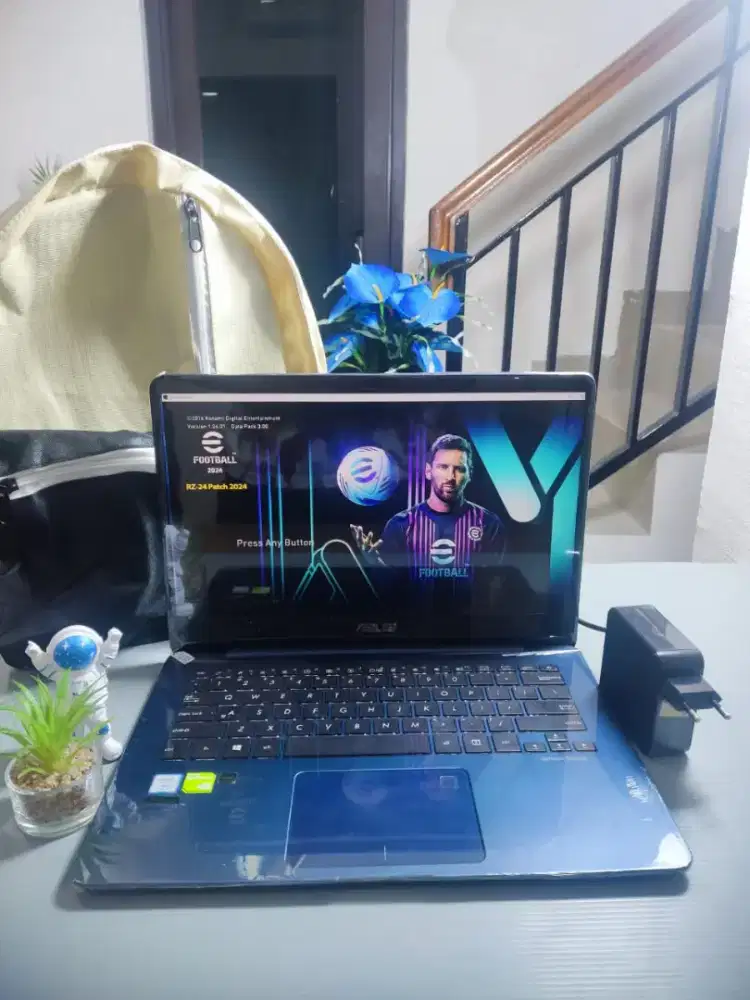 ASUS ZENBOOK UX430UNR -313 [Ram 16GB + SSD 512GB+ Dual VGA NVIDIA]