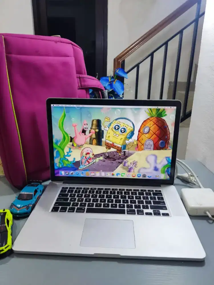 Macbook Pro A1398 i7 RAM 8GB SSD [Premium]