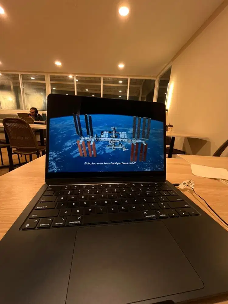 Macbook air M2 baru 2 bulan