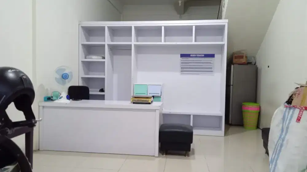 Dijual meja dan lemari / rak baju laundry