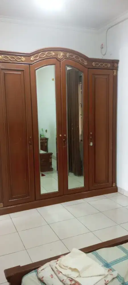 Dijual 1 set perlengkapan kamar tidur