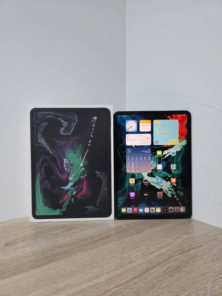 Apple iPad Pro 11 2018 Wifi Cellular 256GB 256 GB Fullset Perfect Cell