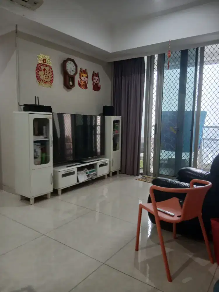 Jual Cepat Kondominium Taman Anggrek Residence 4 BR Furnished