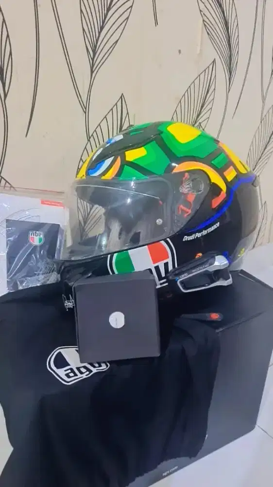 Helm Touring Bekas Kondisi Baru