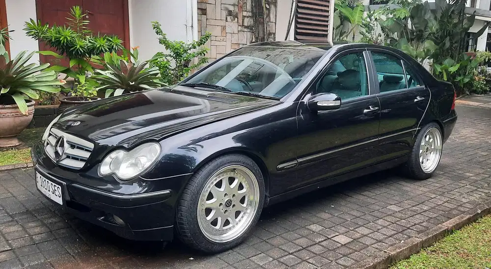 Mercedes-Benz C180 2002 Bensin