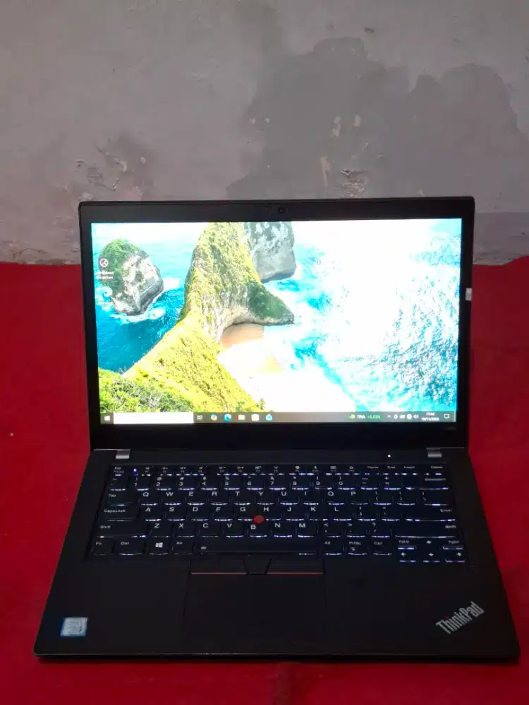 Lenovo thinkpad T480S i5 Gen 8 Ram 8 ssd 256