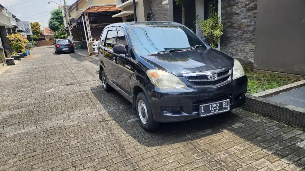 Xenia Mi 2008 manual low km ori