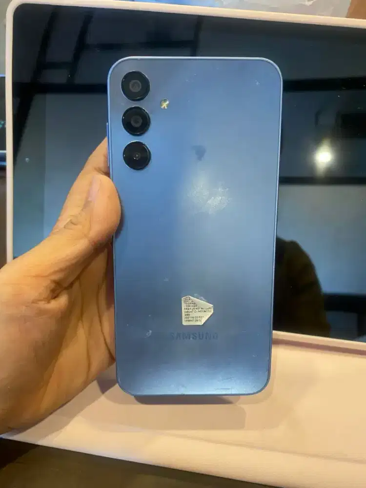 A15 5G tangan pertama