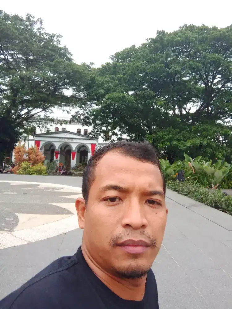 sedang mencari pekerjaan driver pribadi