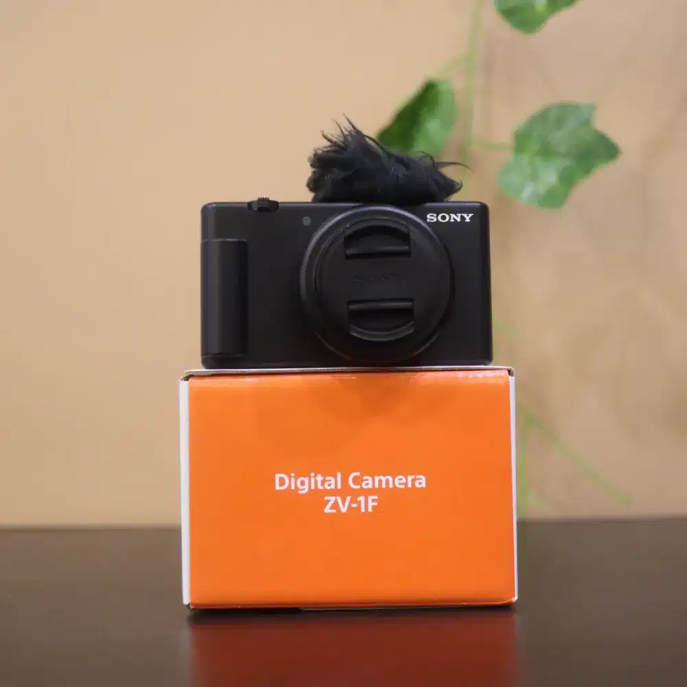 SONY ZV-1F DIGITAL CAMERA GOOD CONDITIONS