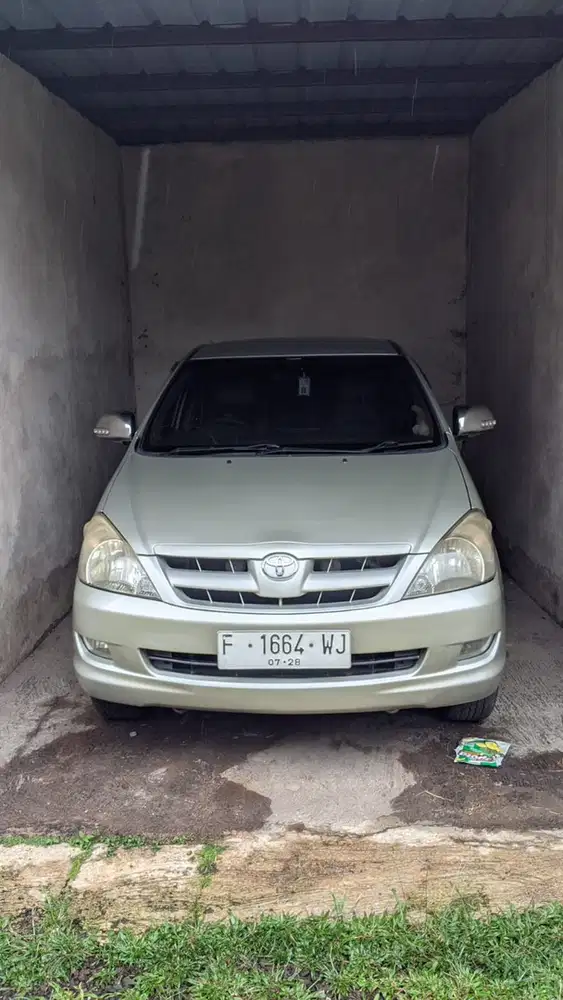 Toyota Kijang Innova 2006 Bensin
