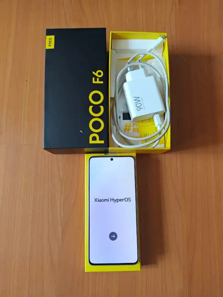 Poco F6. 12/512Gb titanium color